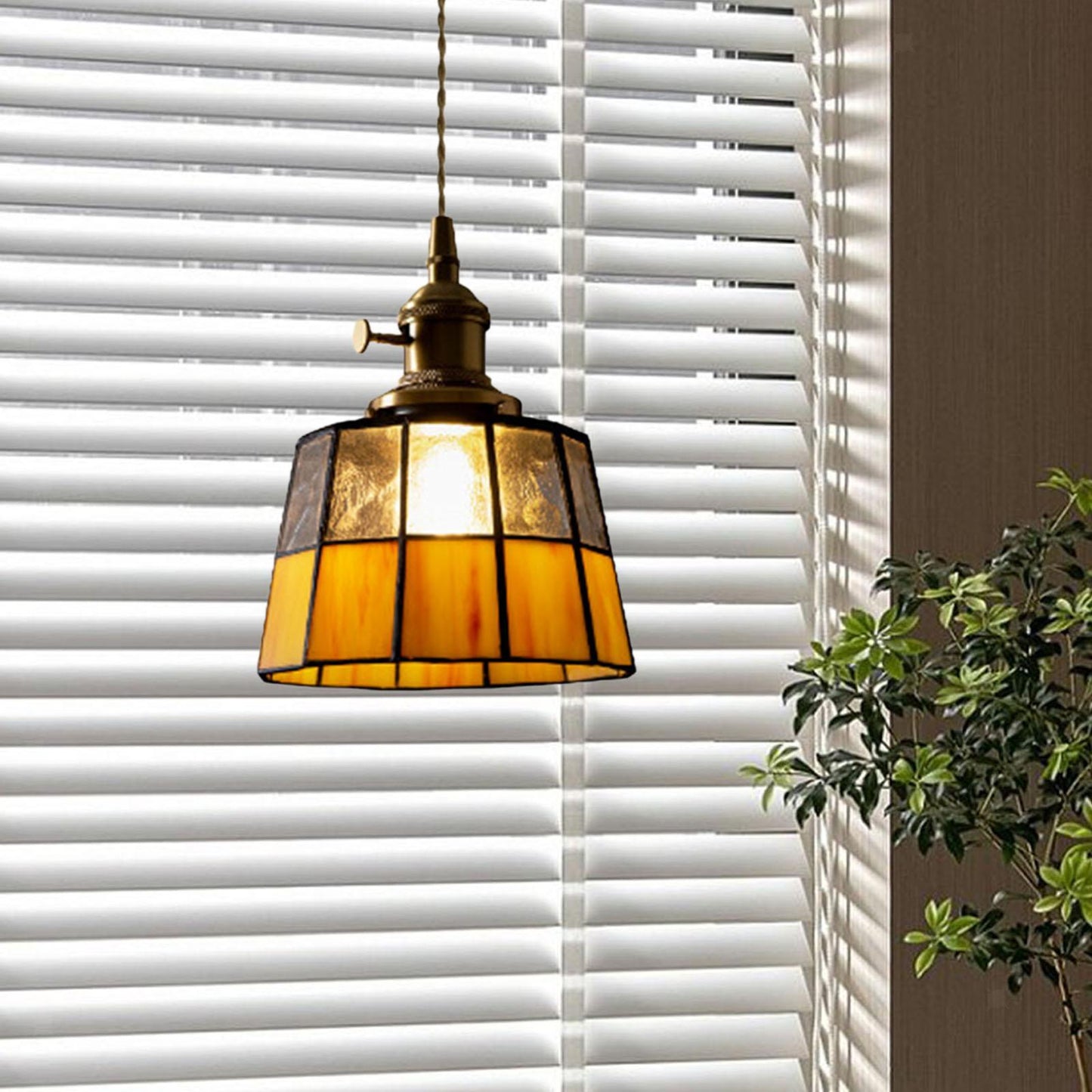Traditional Vintage Brass Checkered Patchwork Glass Round 1-Light Pendant Light For Bedroom