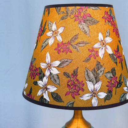 Traditional European Ceramic Hardware Base Fabric Shade 1-Light Table Lamp For Bedroom