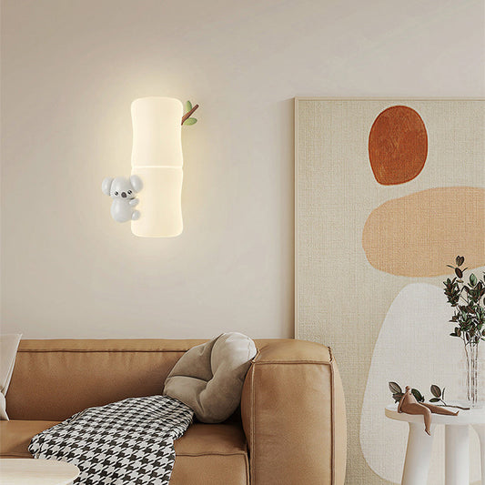مصباح حائط LED بتصميم عصري إبداعي على شكل حيوان الكوالا مصنوع من مادة البولي إيثيلين والخيزران لغرفة المعيشة 