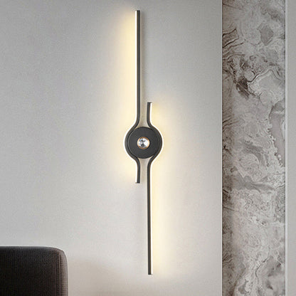 مصباح حائط LED طويل من الألومنيوم والحديد بتصميم عصري بسيط لغرفة المعيشة 