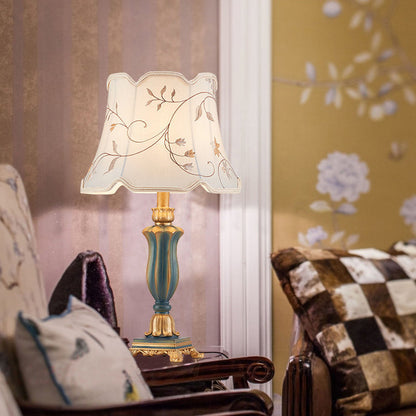 Traditional European Fabric Embroidery Round Shade Resin Carving Base 1-Light Table Lamp For Bedroom