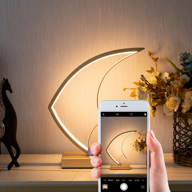 Contemporary Creative Sailboat Snail Iron Aluminum Silicone LED Table Lamp For Bedroom