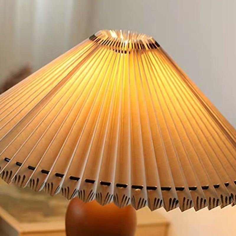 Traditional Vintage Pleated Oval Cone Rubberwood Iron Fabric 1-Light Table Lamp For Bedroom