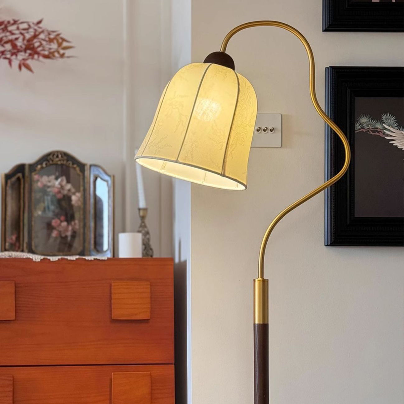 Traditional Vintage Round Curved Wood Fabric 1-Light Standing Floor Lamp For Bedroom