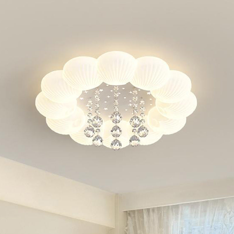 現代的でクリエイティブなクリーム色の丸いシェルの花びら、月、星、鉄、アクリル、PEクリスタル、LEDフラッシュマウント天井ライト、寝室用