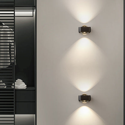 مصباح حائط LED مستطيل الشكل مصنوع من الحديد والأكريليك بتصميم إسكندنافي معاصر لغرفة النوم 