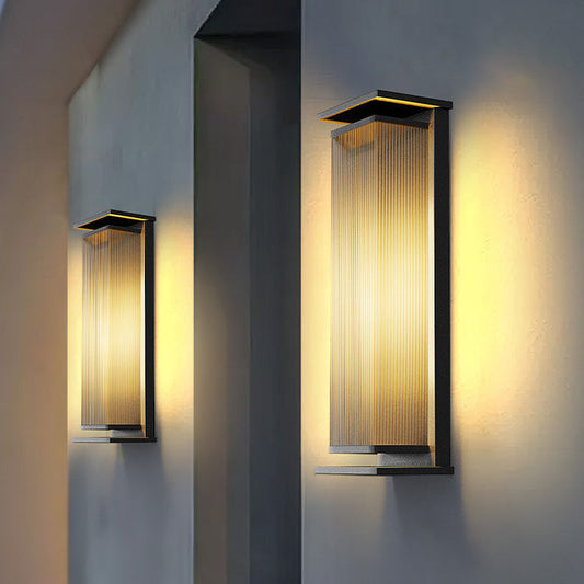 مصباح حائط LED مستطيل الشكل مصنوع من الفولاذ المقاوم للصدأ يعمل بالطاقة الشمسية بتصميم عصري بسيط للاستخدام في الهواء الطلق 