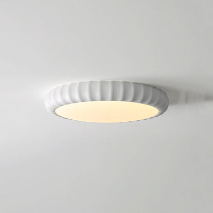 現代的なスカンジナビア風クリーム色の丸型金具樹脂製LEDフラッシュマウントシーリングライト（寝室用）