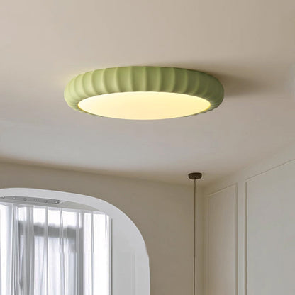 現代的なスカンジナビア風クリーム色の丸型金具樹脂製LEDフラッシュマウントシーリングライト（寝室用）