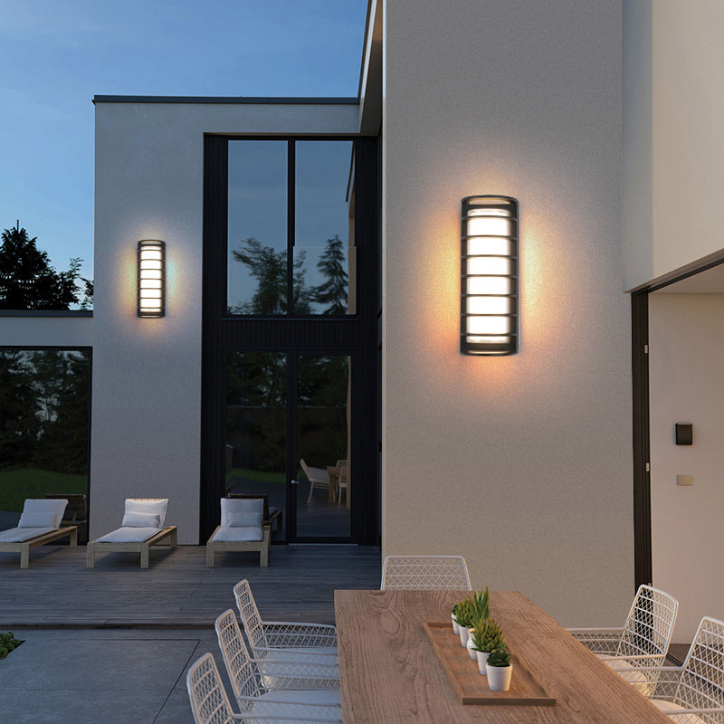 مصباح حائط LED أسطواني من الألومنيوم والأكريليك بتصميم عصري بسيط للفناء الخارجي 