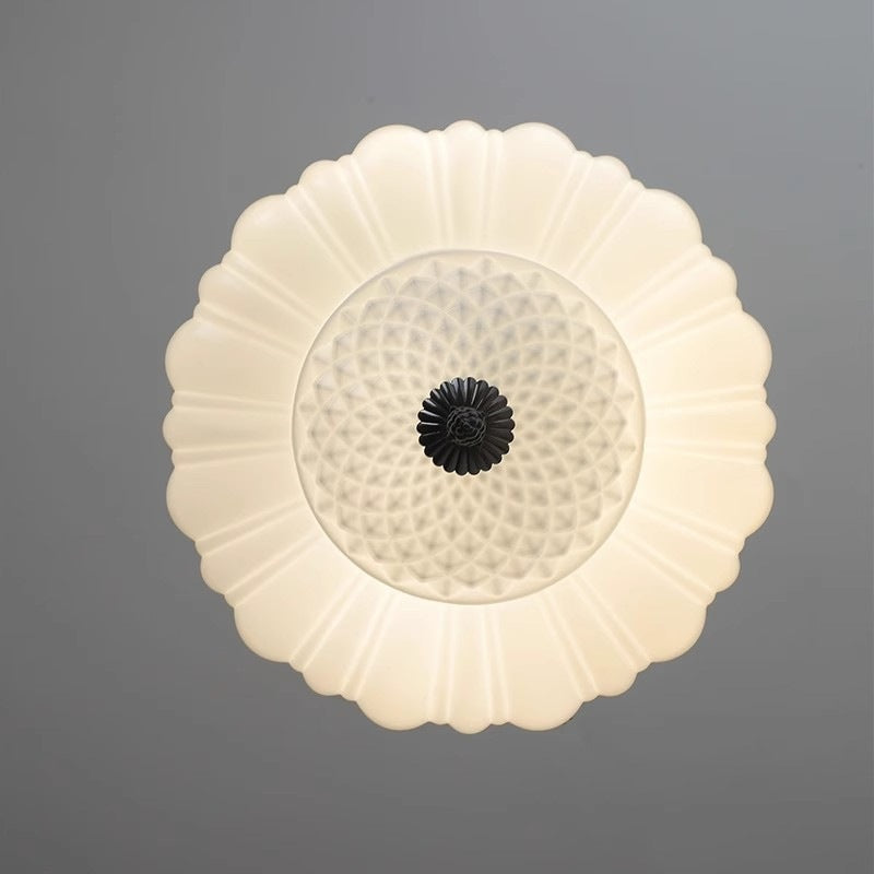 Traditional Vintage Diamond Round Iron Glass 3-Light Pendant Light For Bedroom