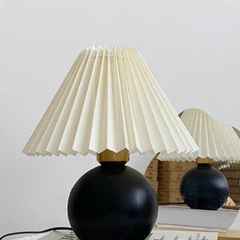 Traditional Vintage Round Sphere Rubberwood Cloth 1-Light Table Lamp For Bedroom
