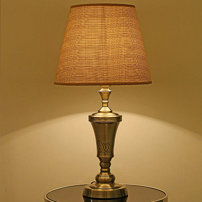 Traditional Vintage Frustum Metal Fabric 1-Light Table Lamp For Bedroom