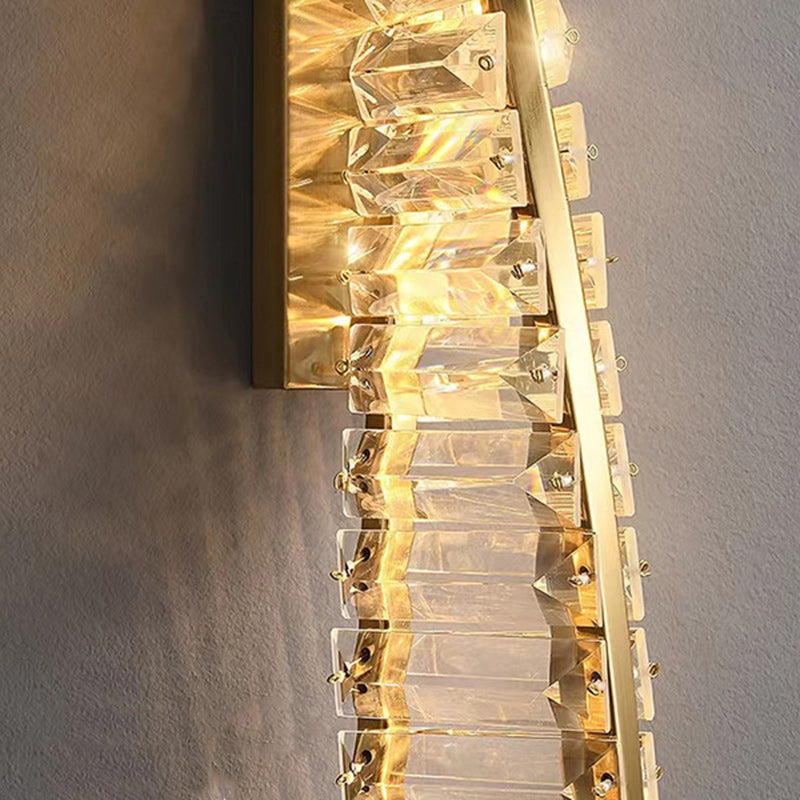 مصباح حائط LED كريستالي ملتوي من الفولاذ المقاوم للصدأ فاخر وعصري لغرفة المعيشة