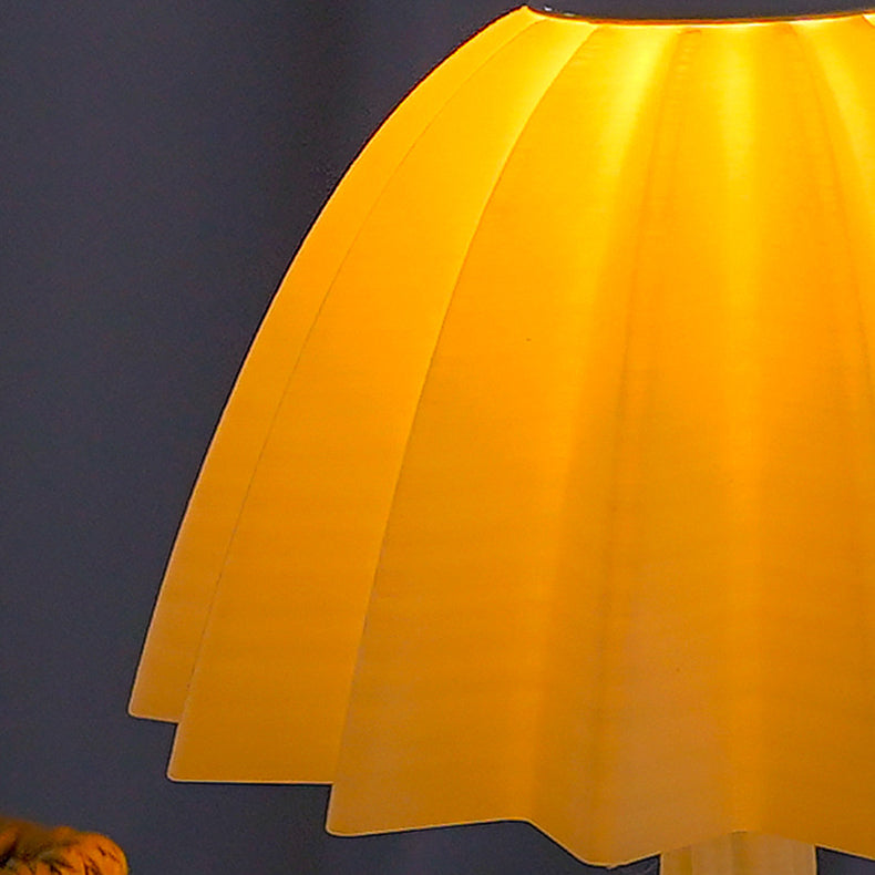 Modern Minimalist Dome Iron PLA LED Table Lamp For Bedroom