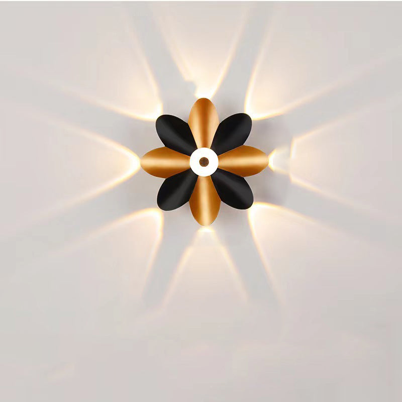 مصباح حائط LED من الألومنيوم بتصميم صناعي معاصر على شكل زهرة للفناء الخارجي 