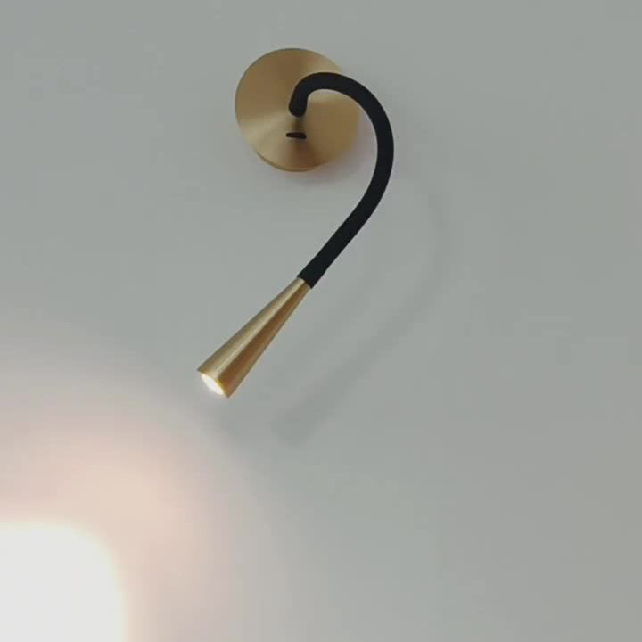 مصباح حائط LED معاصر من النحاس والسيليكون بتصميم أنبوب نورديك لغرفة النوم 