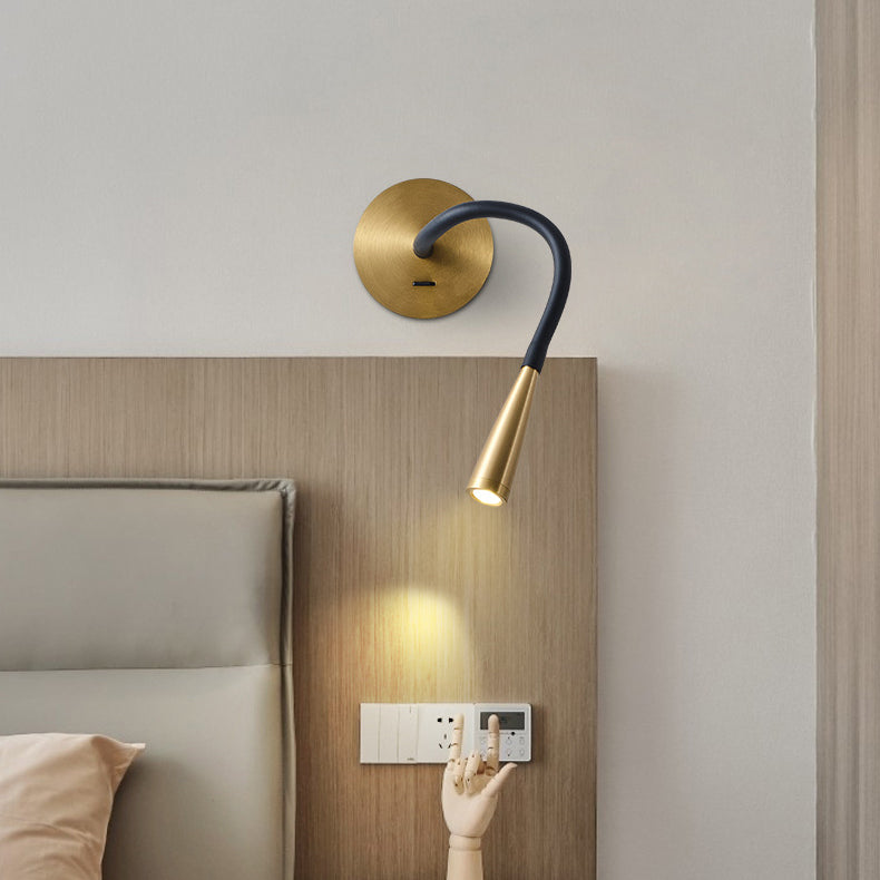 مصباح حائط LED معاصر من النحاس والسيليكون بتصميم أنبوب نورديك لغرفة النوم 