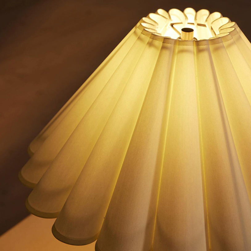Traditional Vintage Cone Solid Wood Fabric 1-Light Table Lamp For Bedroom