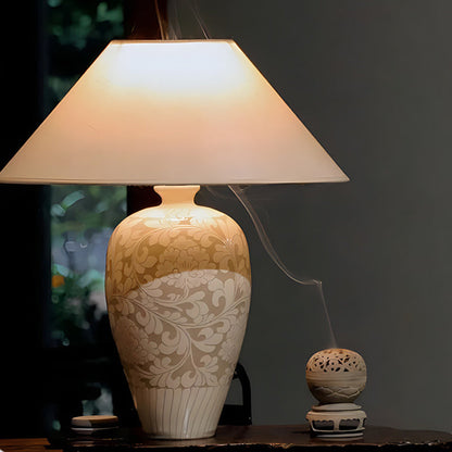 Traditional Chinese Vase Ceramic Fabric 1-Light Table Lamp For Bedroom