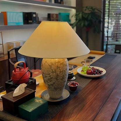 Traditional Chinese Vase Ceramic Fabric 1-Light Table Lamp For Bedroom