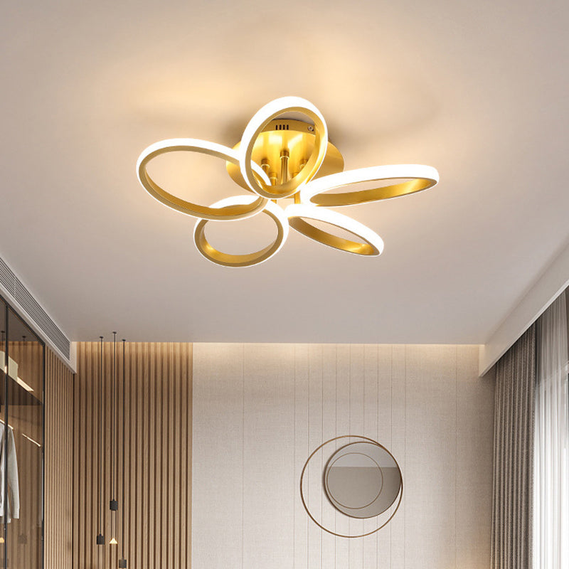 مصباح سقف LED شبه مدمج مصنوع من الأكريليك والألومنيوم متعدد الحلقات بتصميم إسكندنافي معاصر لغرفة النوم