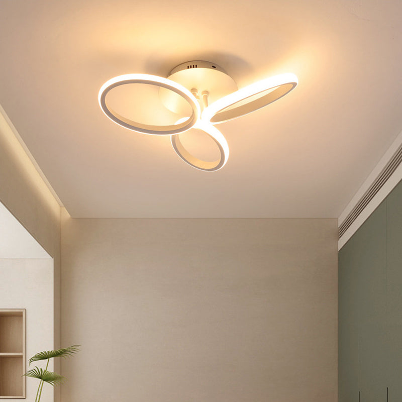 مصباح سقف LED شبه مدمج مصنوع من الأكريليك والألومنيوم متعدد الحلقات بتصميم إسكندنافي معاصر لغرفة النوم