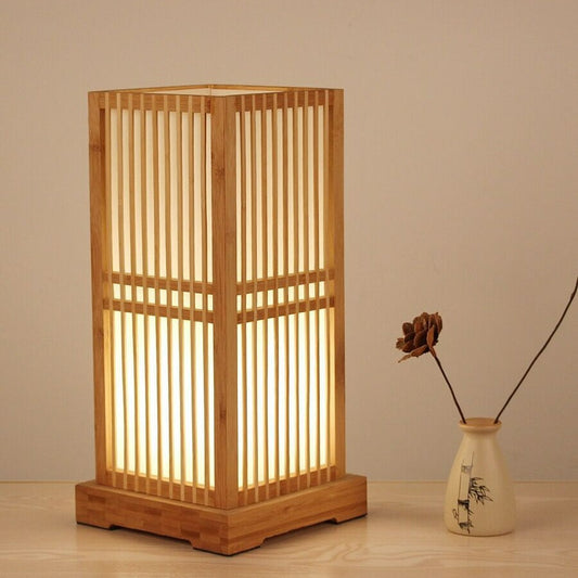 日本の伝統的な畳の箱型竹製1灯テーブルランプ（寝室用） 