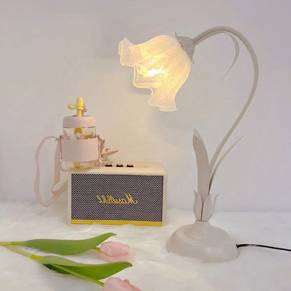 Traditional Rustic Flower Iron Acrylic 1-Light Table Lamp For Study