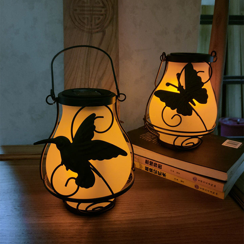 Traditional Rustic Waterproof Solar Lantern Vase Iron Glass LED Outdoor Light Landscape Lighting For Garden