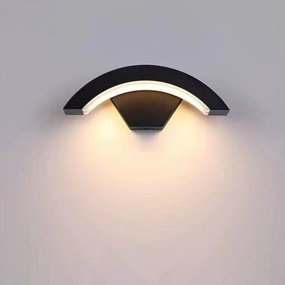 Modern Minimalist Curved Bent Aluminum LED Wall Sconce Lamp For Outdoor Patio