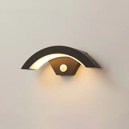 Modern Minimalist Curved Bent Aluminum LED Wall Sconce Lamp For Outdoor Patio