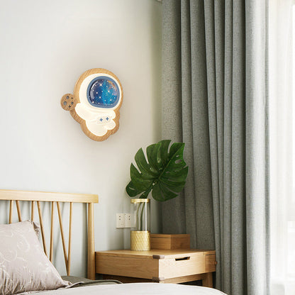 Modern Art Deco Spaceman PE Rubberwood LED Kids Wall Sconce Lamp For Living Room