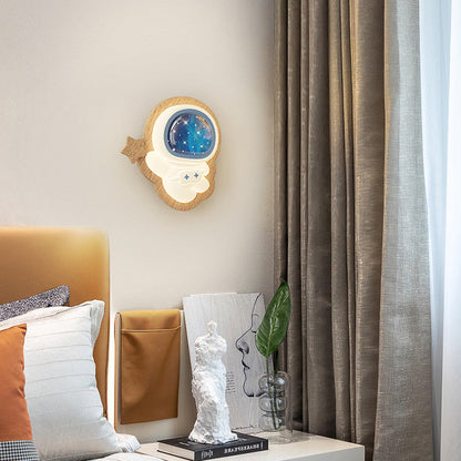 Modern Art Deco Spaceman PE Rubberwood LED Kids Wall Sconce Lamp For Living Room