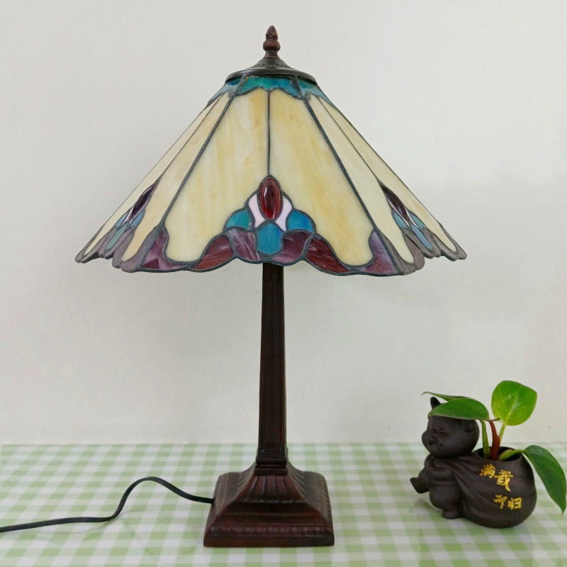 Traditional Vintage Conical Square Glass Resin 1-Light Table Lamp For Living Room