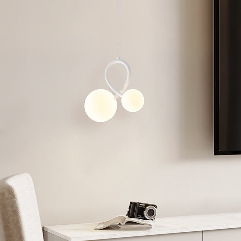 ثريات LED من الحديد الراتنجي المنحني بتصميم عصري بسيط لغرفة المعيشة 