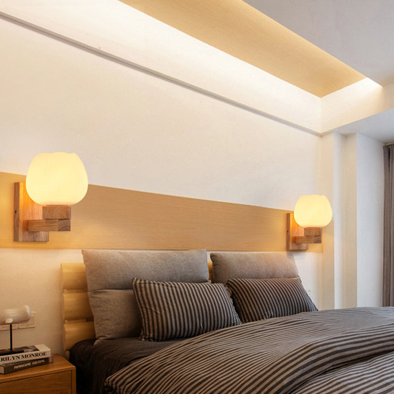 現代的なスカンジナビアのラウンドポッドスクエアガラスアイアンウッド1ライトウォールスコンスランプ寝室用