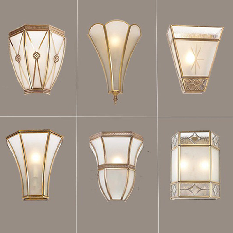 現代的なスカンジナビアのテーパードラウンドスクエアガラス銅1ライト壁取り付け用燭台ランプリビングルーム用