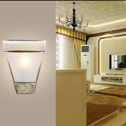 現代的なスカンジナビアのテーパードラウンドスクエアガラス銅1ライト壁取り付け用燭台ランプリビングルーム用