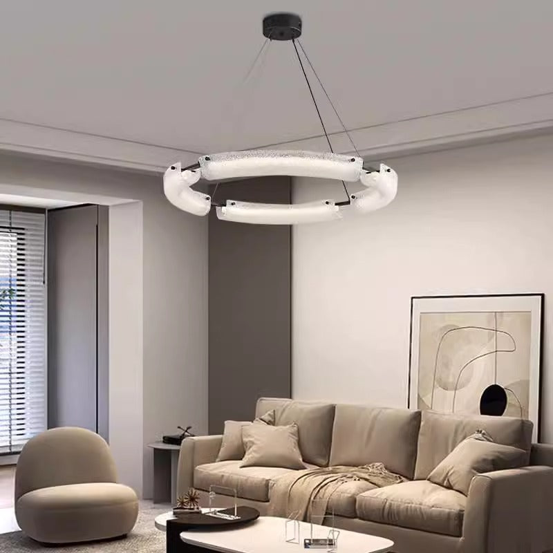 ثريا جزيرة LED دائرية معاصرة من الأكريليك والنحاس لغرفة المعيشة 