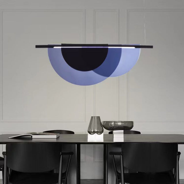 ثريا LED معدنية نصف دائرية طويلة من مادة البولي فينيل كلوريد بتصميم إسكندنافي معاصر لغرفة المعيشة