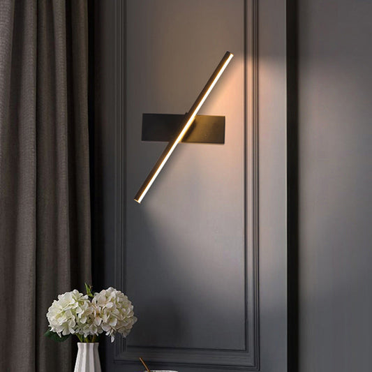 مصباح حائط LED مستطيل طويل من الحديد السيليكوني بتصميم عصري بسيط لغرفة النوم 