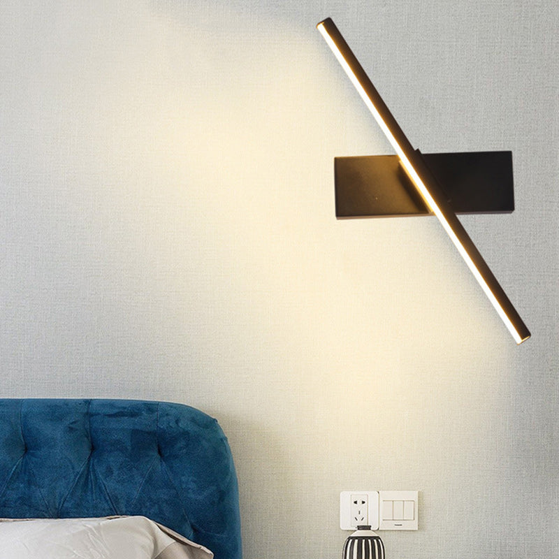 مصباح حائط LED مستطيل طويل من الحديد السيليكوني بتصميم عصري بسيط لغرفة النوم 