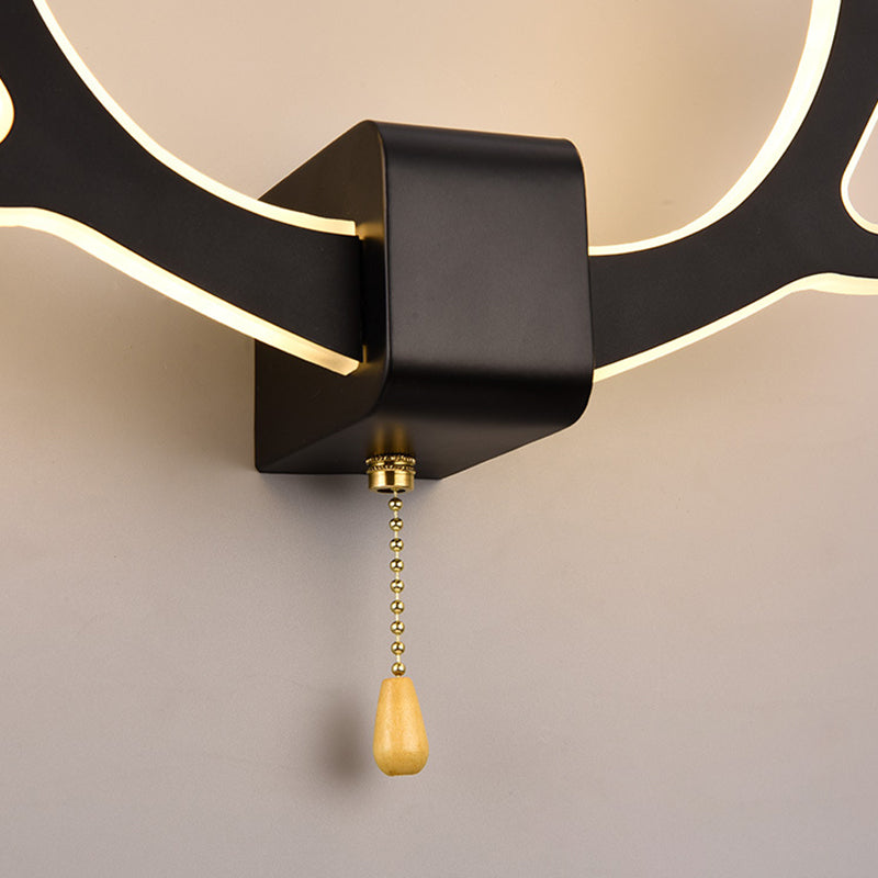 مصباح حائط LED مصنوع من الحديد الأكريليكي بتصميم مربع على شكل قرون الوعل لغرفة المعيشة 