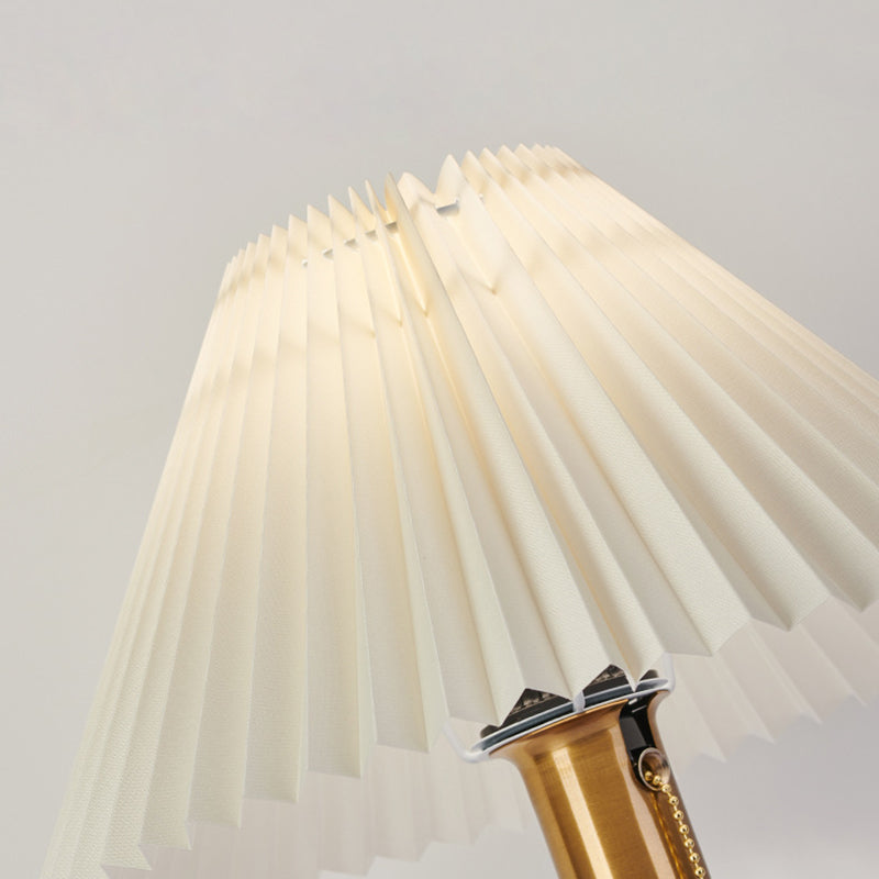 Traditional Vintage Scalloped Pleated Round PVC Solid Wood 1-Light Table Lamp For Living Room