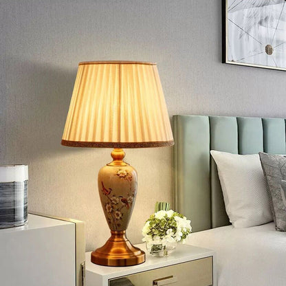 Traditional Chinese Round Fan Leaves Fabric Ceramic 1-Light Table Lamp For Living Room