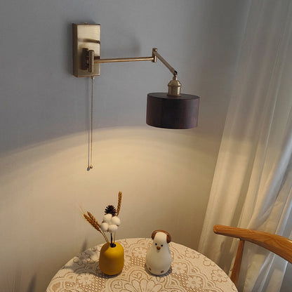 現代的なスカンジナビアの丸柱、回転可能な木製メタル1ライト壁取り付け用燭台ランプ、寝室用