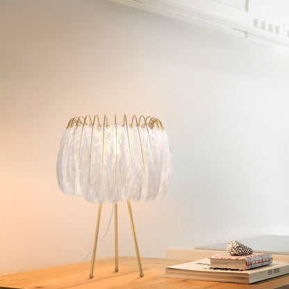 Contemporary Scandinavian Round Triangle Support Feather Iron 1-Light Table Lamp For Living Room