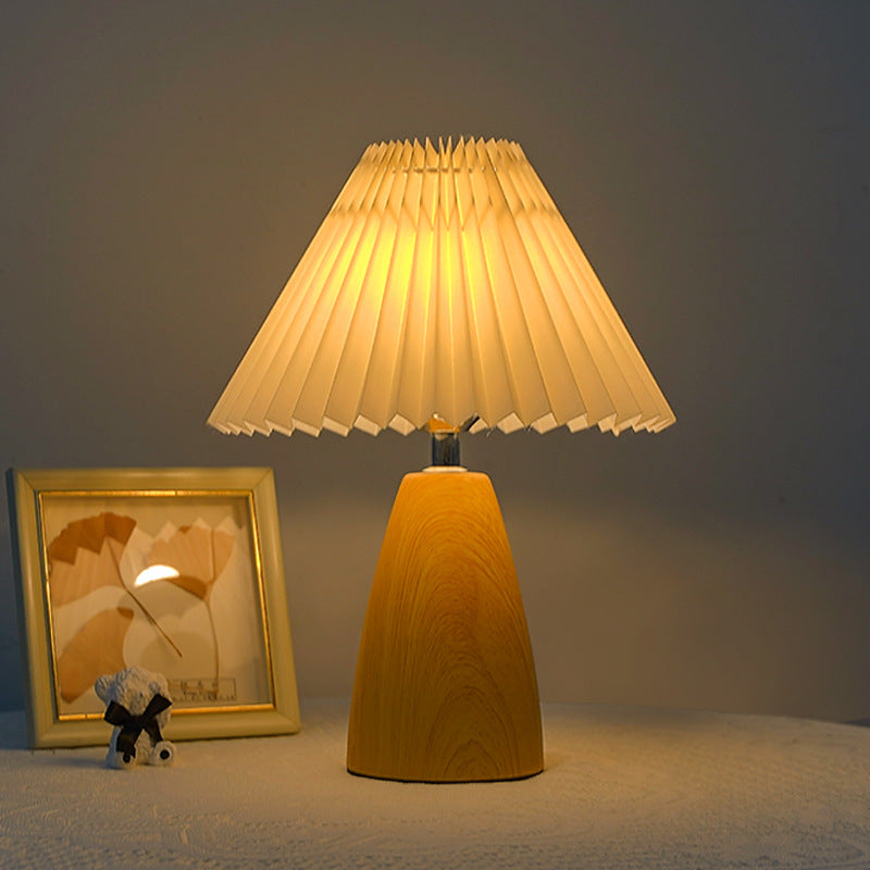Traditional Vintage Scalloped Pleated Cone Fabric Wood LED Table Lamp For Living Room