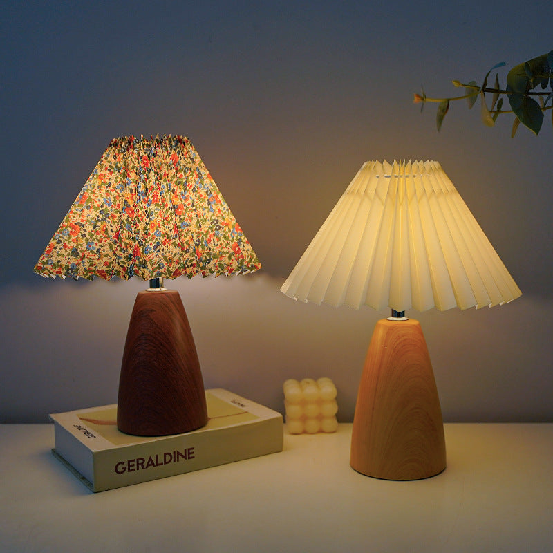 Traditional Vintage Scalloped Pleated Cone Fabric Wood LED Table Lamp For Living Room